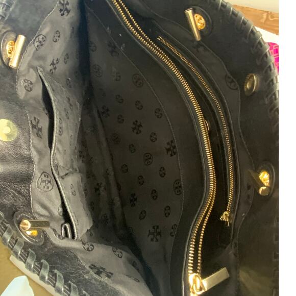 Tory Burch Black Quilted Leather Marion Tote - Picture 4 of 7